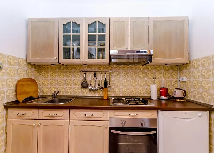 Buksa 아파트 트로기르